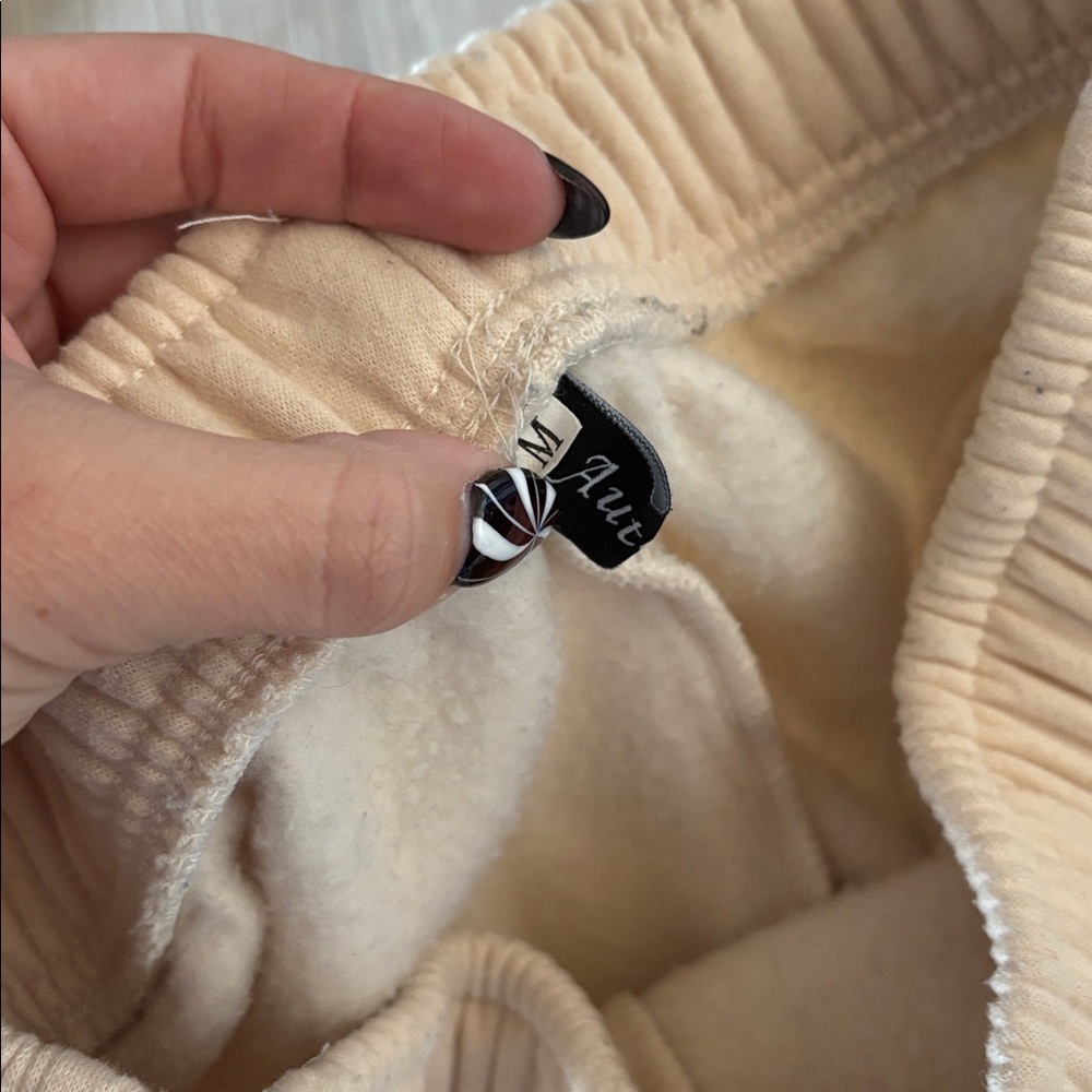 AUTOMET Cozy Fleece Lined Joggers Size M Cream High Rise Sweatpants - Picture 3 of 6